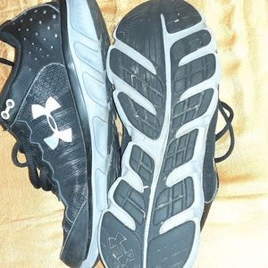 Under Armour men's assert 6 running shoes